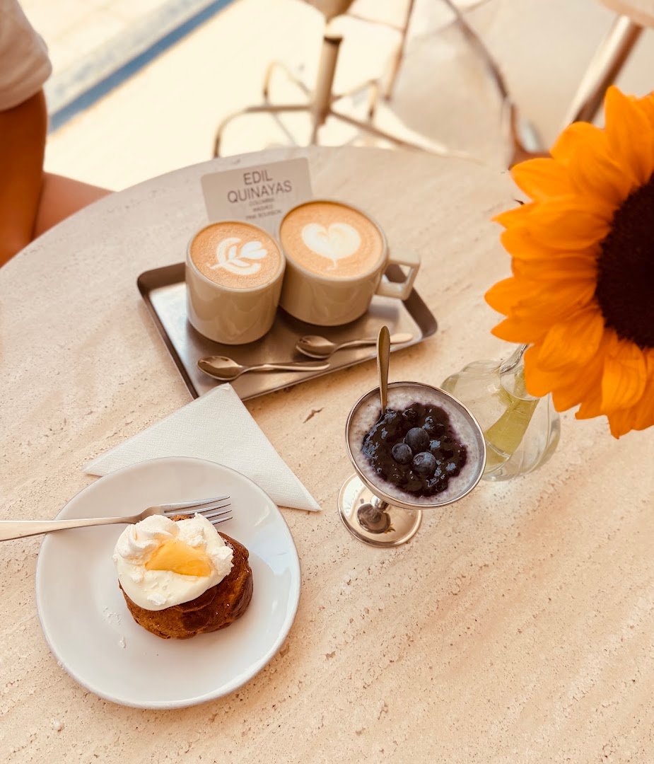 Coffee at von&vonnie microroasters, specialty coffee shop in Porto