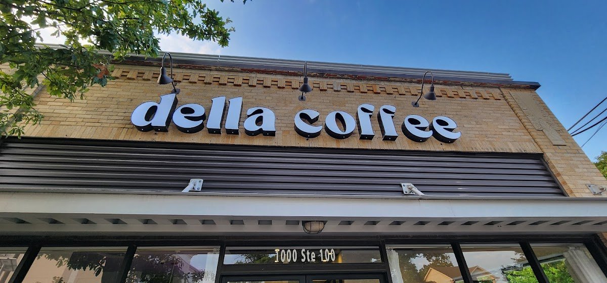 Della Coffee specialty coffee shop in Houston - photo 2