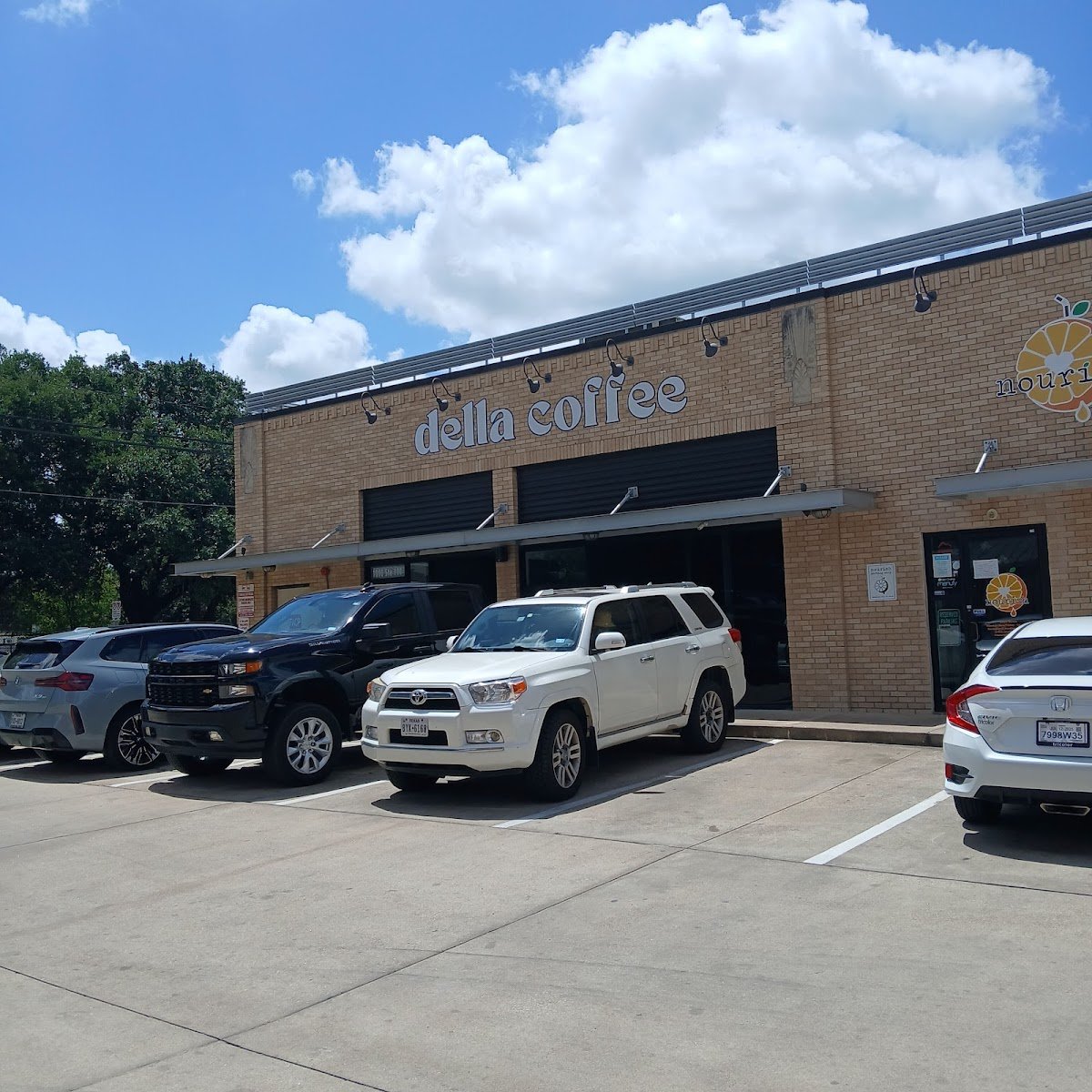 Della Coffee specialty coffee shop in Houston - photo 8