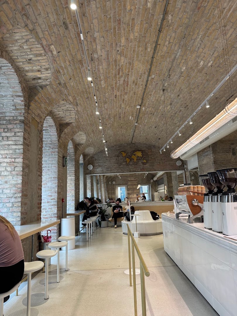 % Arabica Budapest Király specialty coffee shop in Budapest - photo 11