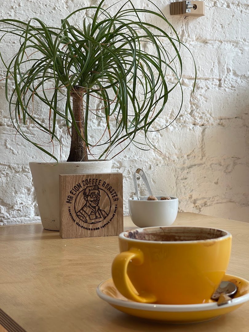 Coffee at Mr Eion Coffee Roaster, specialty coffee shop in Edinburgh