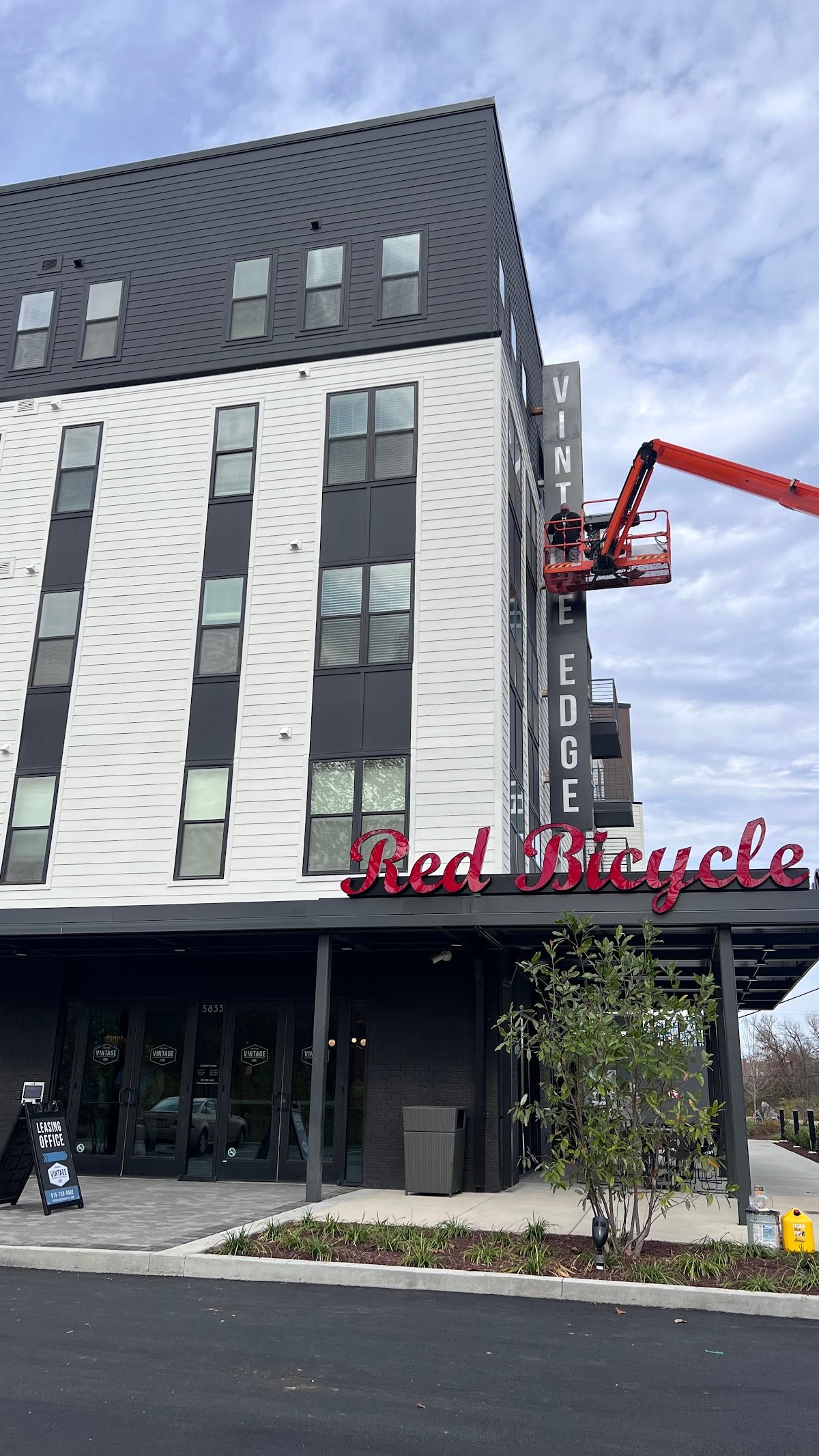 Red Bicycle Coffee & Crepes specialty coffee shop in Nashville - photo 7