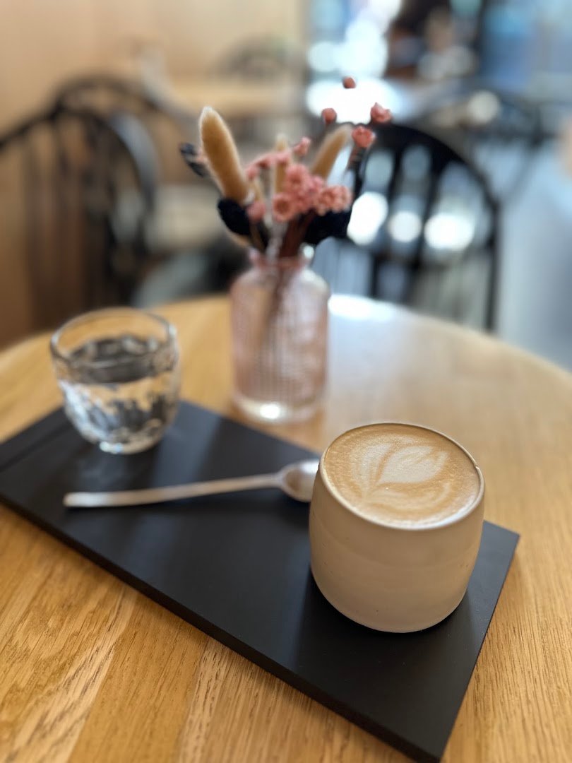 Café Caractère specialty coffee shop in Paris - photo 2
