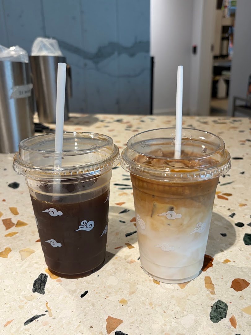 Coffee at De Mello Coffee, specialty coffee shop in Toronto
