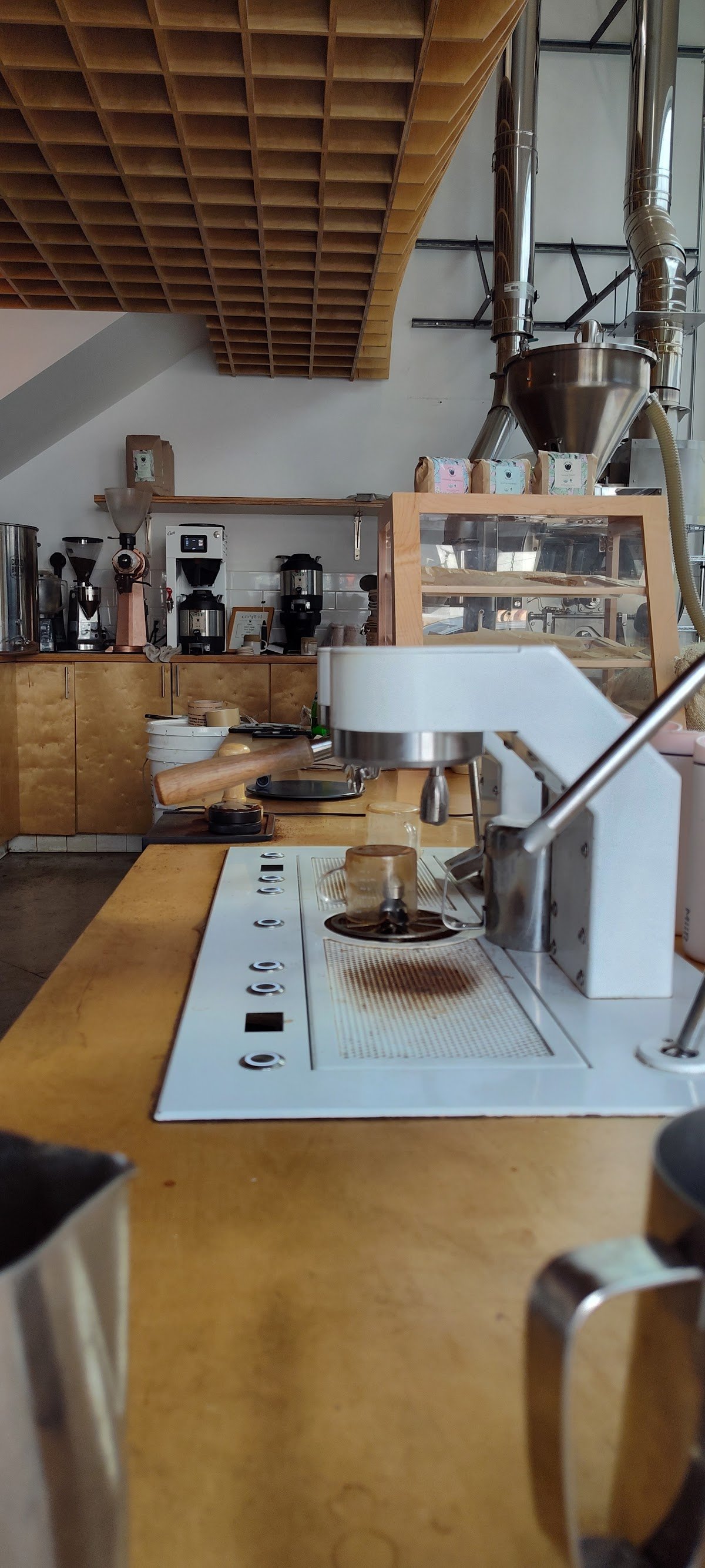 Earth Bean Coffee specialty coffee shop in Los Angeles - photo 6