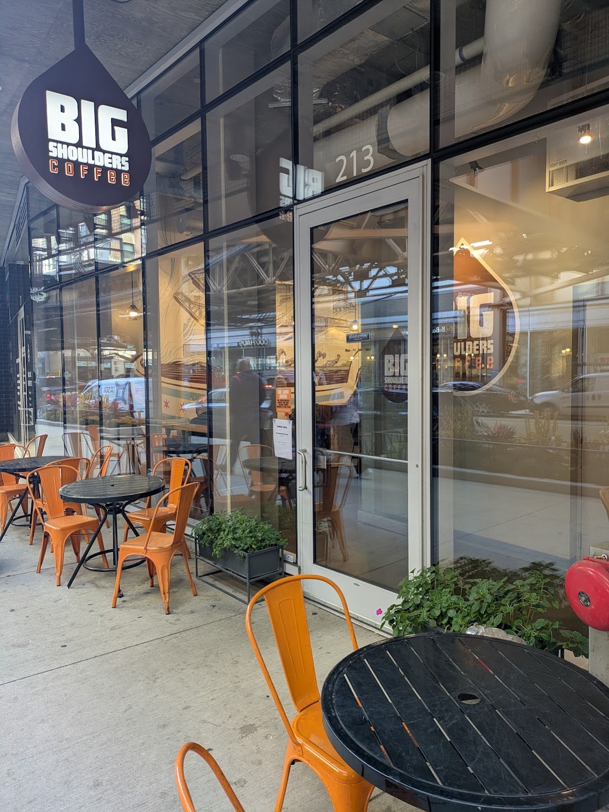 Big Shoulders Coffee specialty coffee shop in Chicago - photo 2