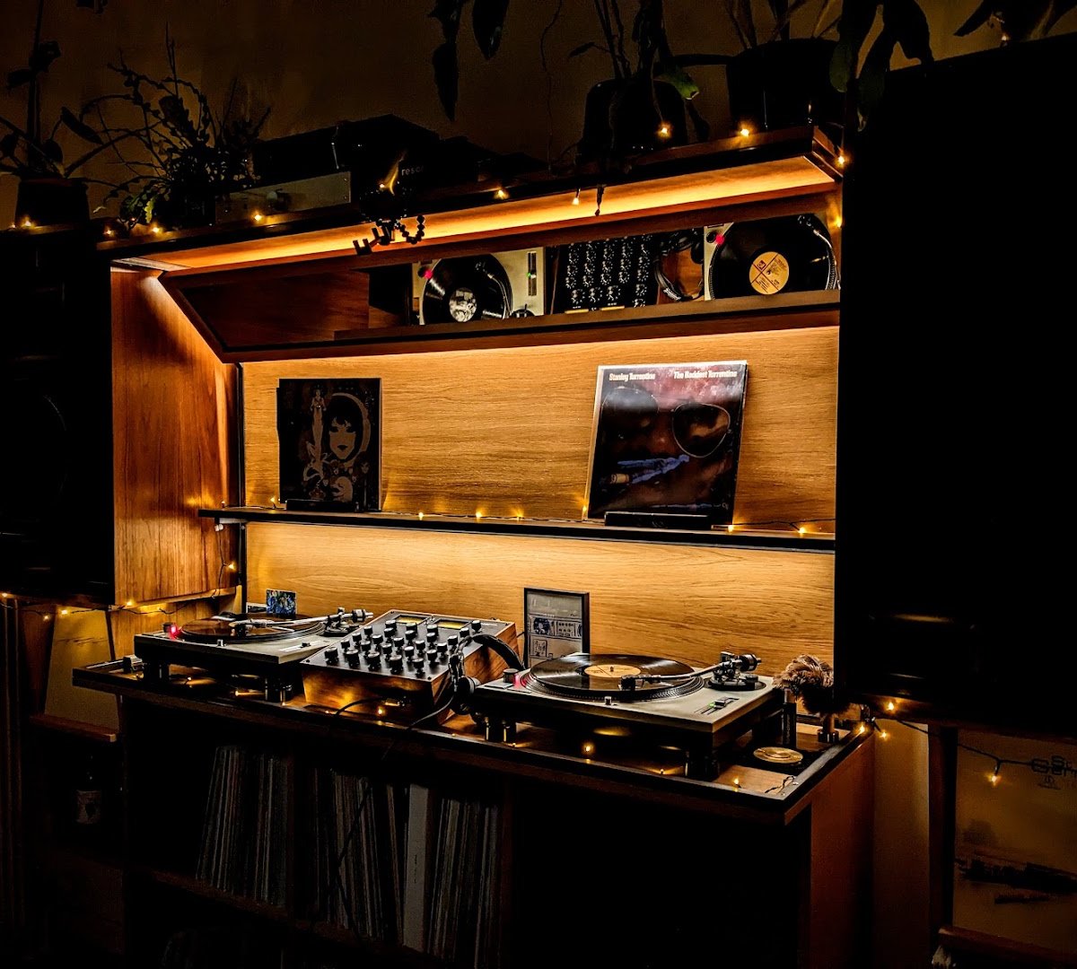 Unkompress Listening Bar specialty coffee shop in Berlin - photo 8