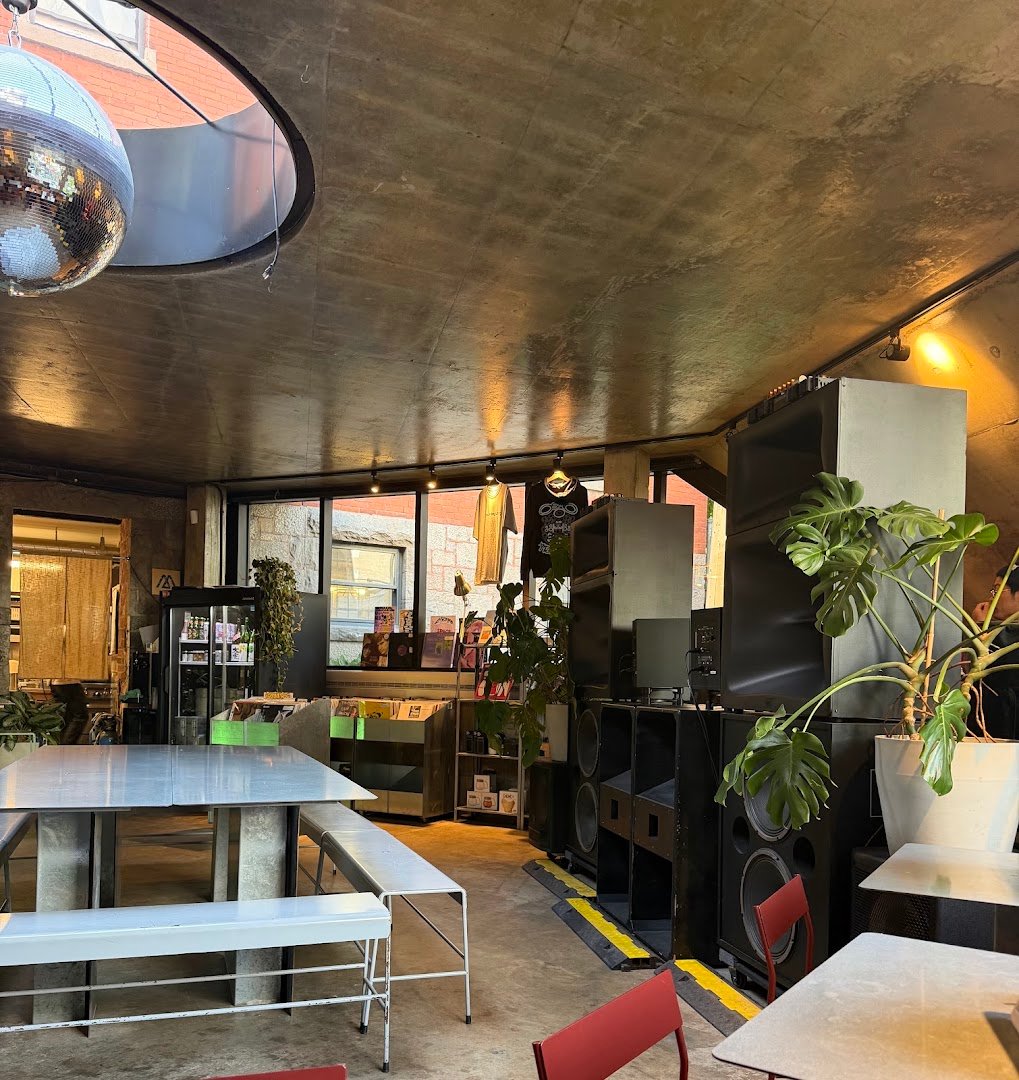 Interior of OSMO X MARUSAN Café-Terrasse, specialty coffee shop in Montreal