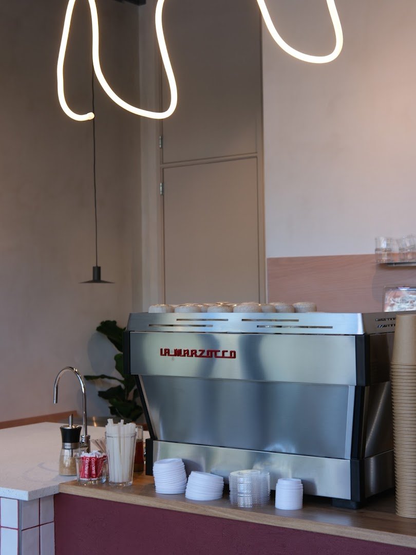 LYUBLU specialty coffee shop in Amsterdam - photo 3