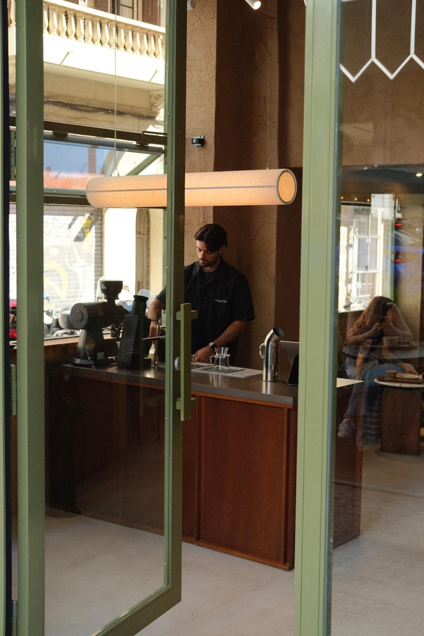 Amauta Coffee Bar: Travessera de Gràcia specialty coffee shop in Barcelona - photo 2