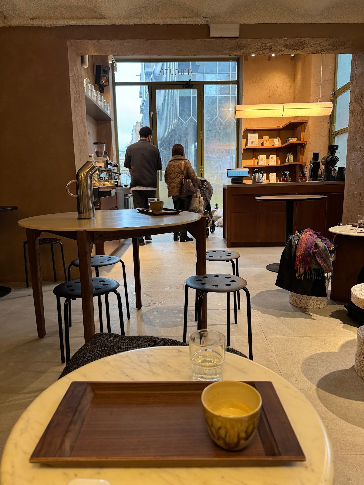 Amauta Coffee Bar: Travessera de Gràcia specialty coffee shop in Barcelona - photo 4