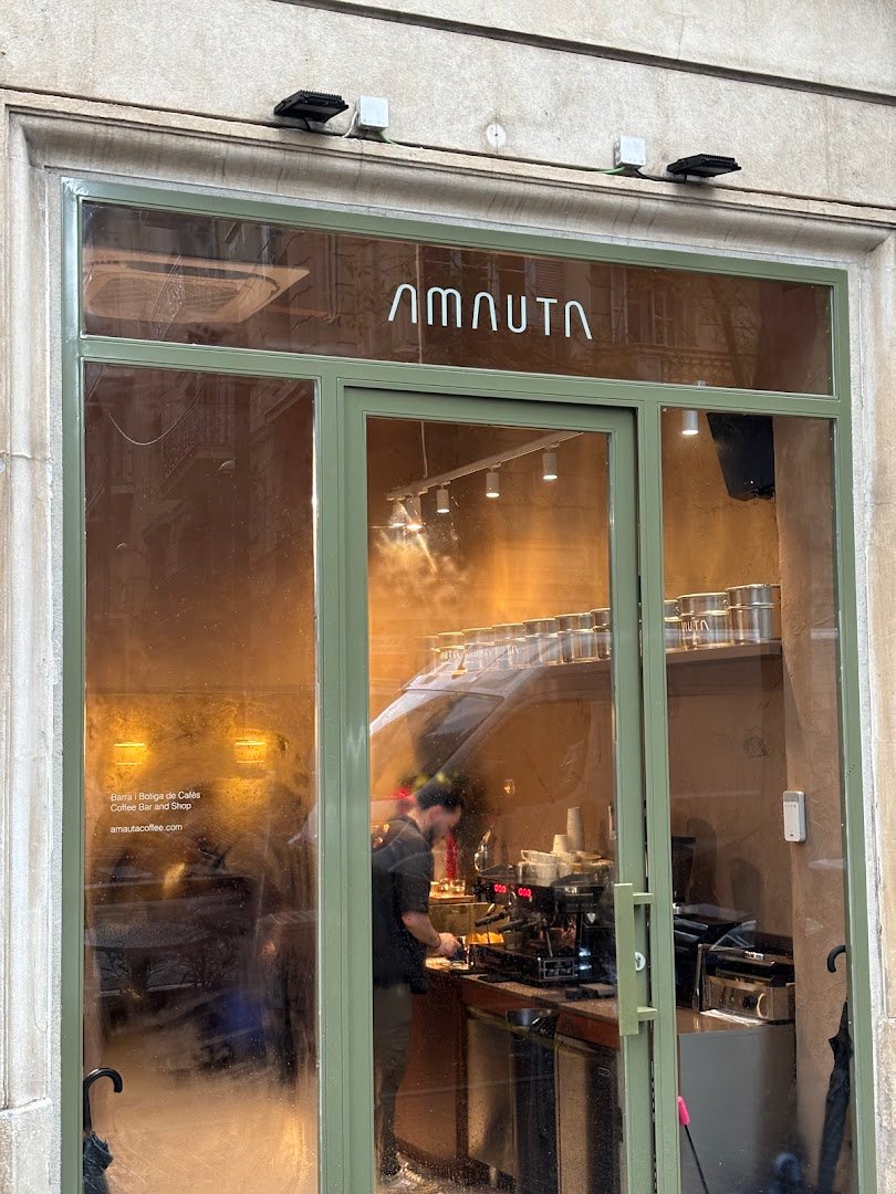 Amauta Coffee Bar: Travessera de Gràcia specialty coffee shop in Barcelona - photo 9