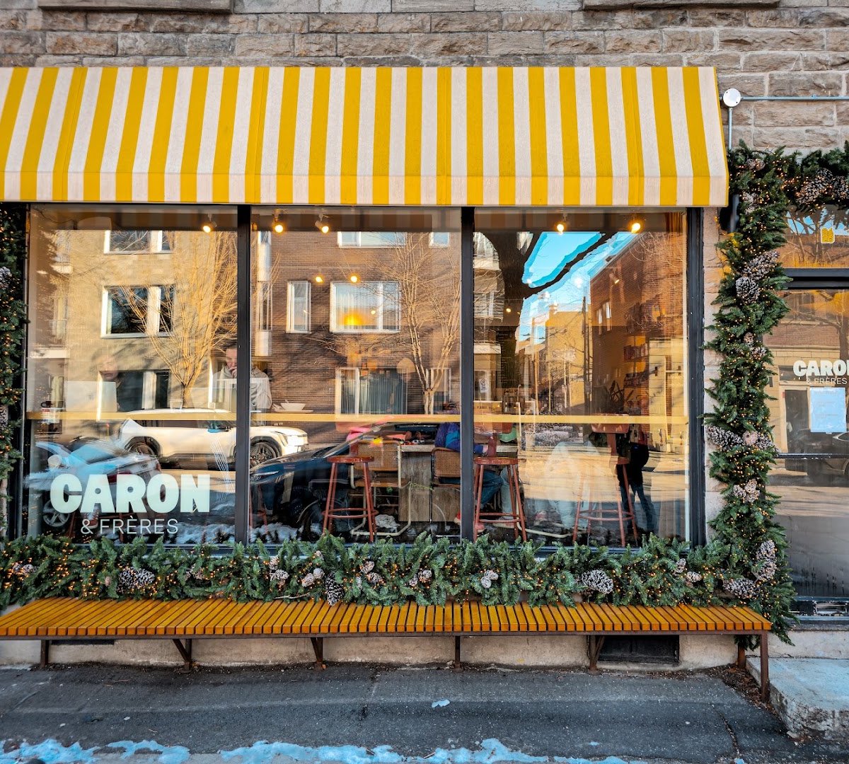 Storefront of Café Caron & frères, specialty coffee shop in Montreal