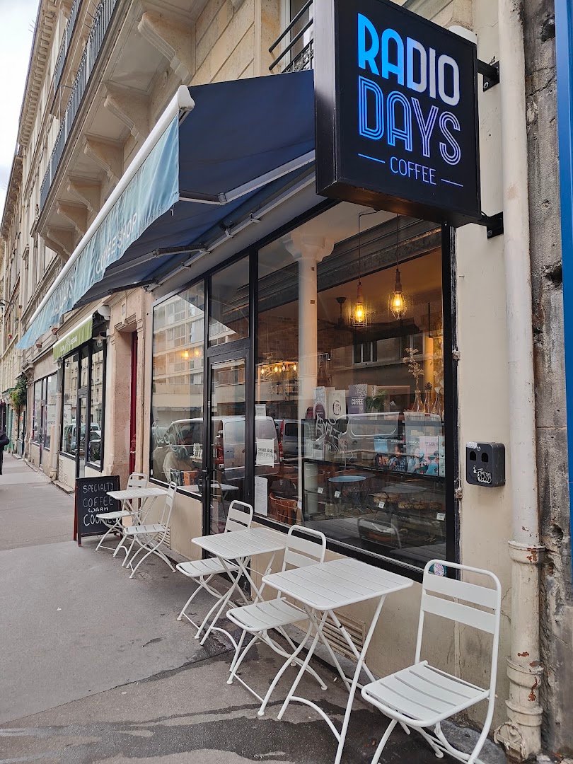 Radiodays specialty coffee shop in Paris - photo 4