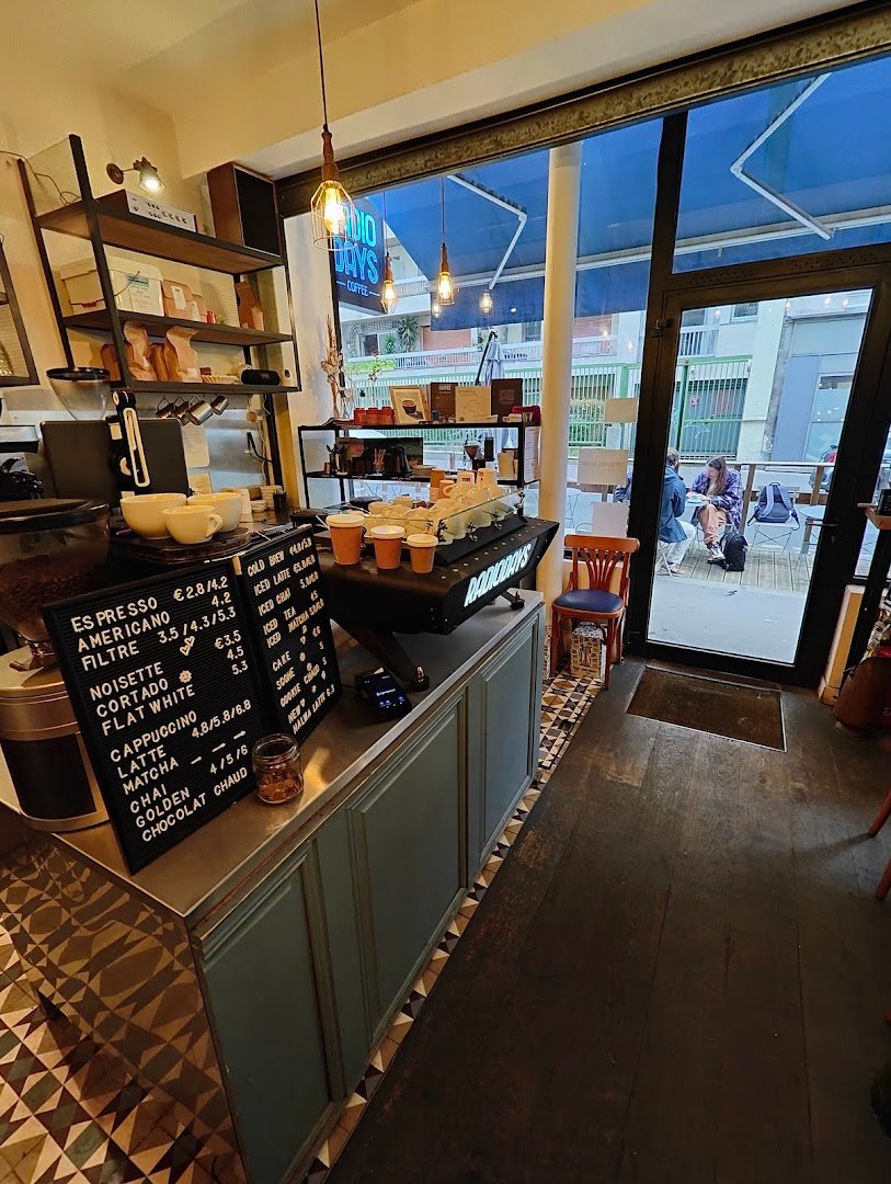 Radiodays specialty coffee shop in Paris - photo 9