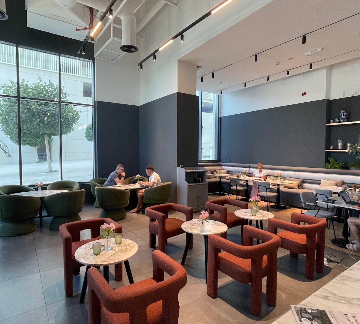 Roasters Specialty Coffee House Emaar Beachfront specialty coffee shop in Dubai - photo 3