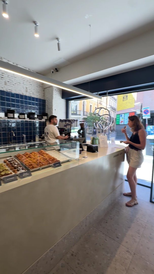 ALFAR Medialunas | Bakery & Specialty Coffee specialty coffee shop in Madrid - photo 7