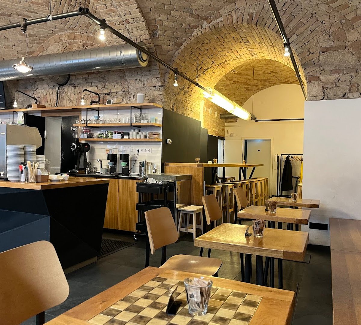 espresso embassy specialty coffee shop in Budapest - photo 4