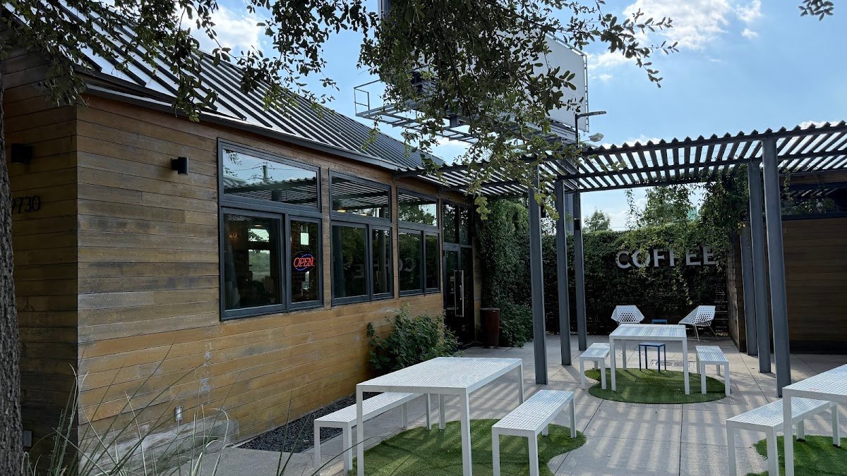 Houndstooth Coffee specialty coffee shop in Dallas - photo 7