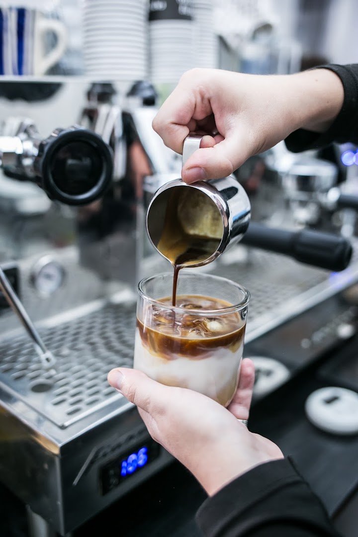 Coffee at mamacoffe Jaromírova, specialty coffee shop in Prague