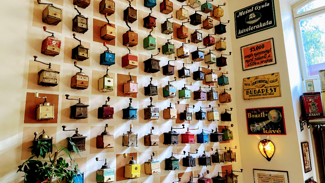 Csészényi Café and Coffee Bean Roaster specialty coffee shop in Budapest - photo 2