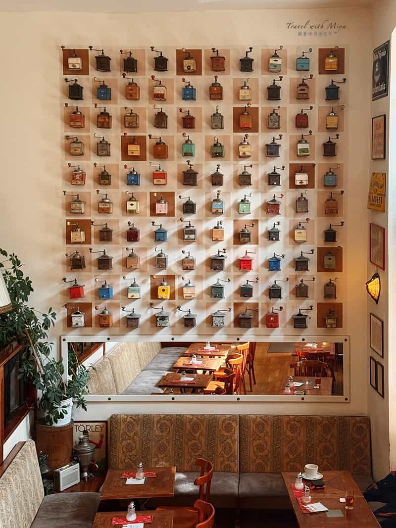 Csészényi Café and Coffee Bean Roaster specialty coffee shop in Budapest - photo 5