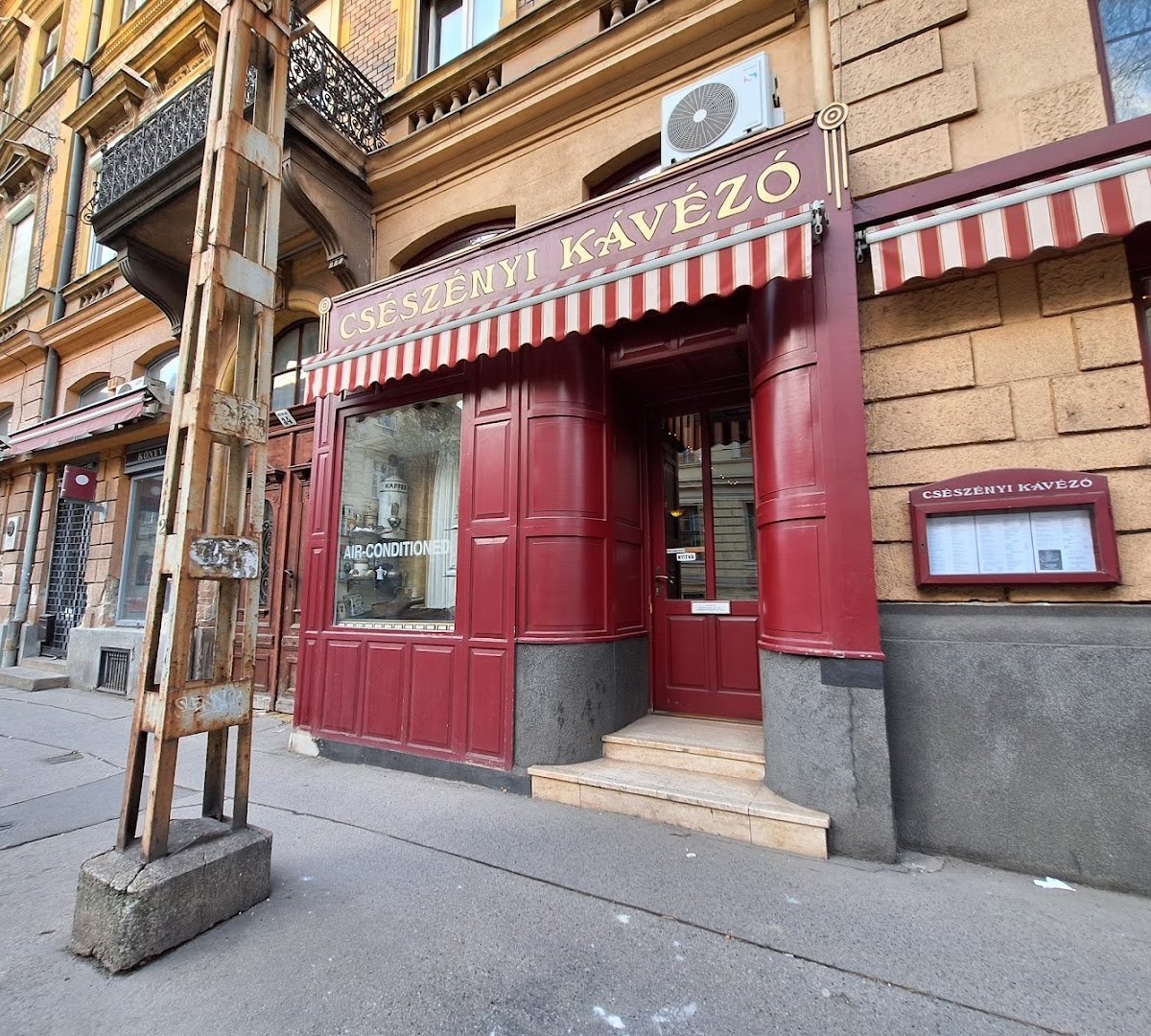 Csészényi Café and Coffee Bean Roaster specialty coffee shop in Budapest - photo 9