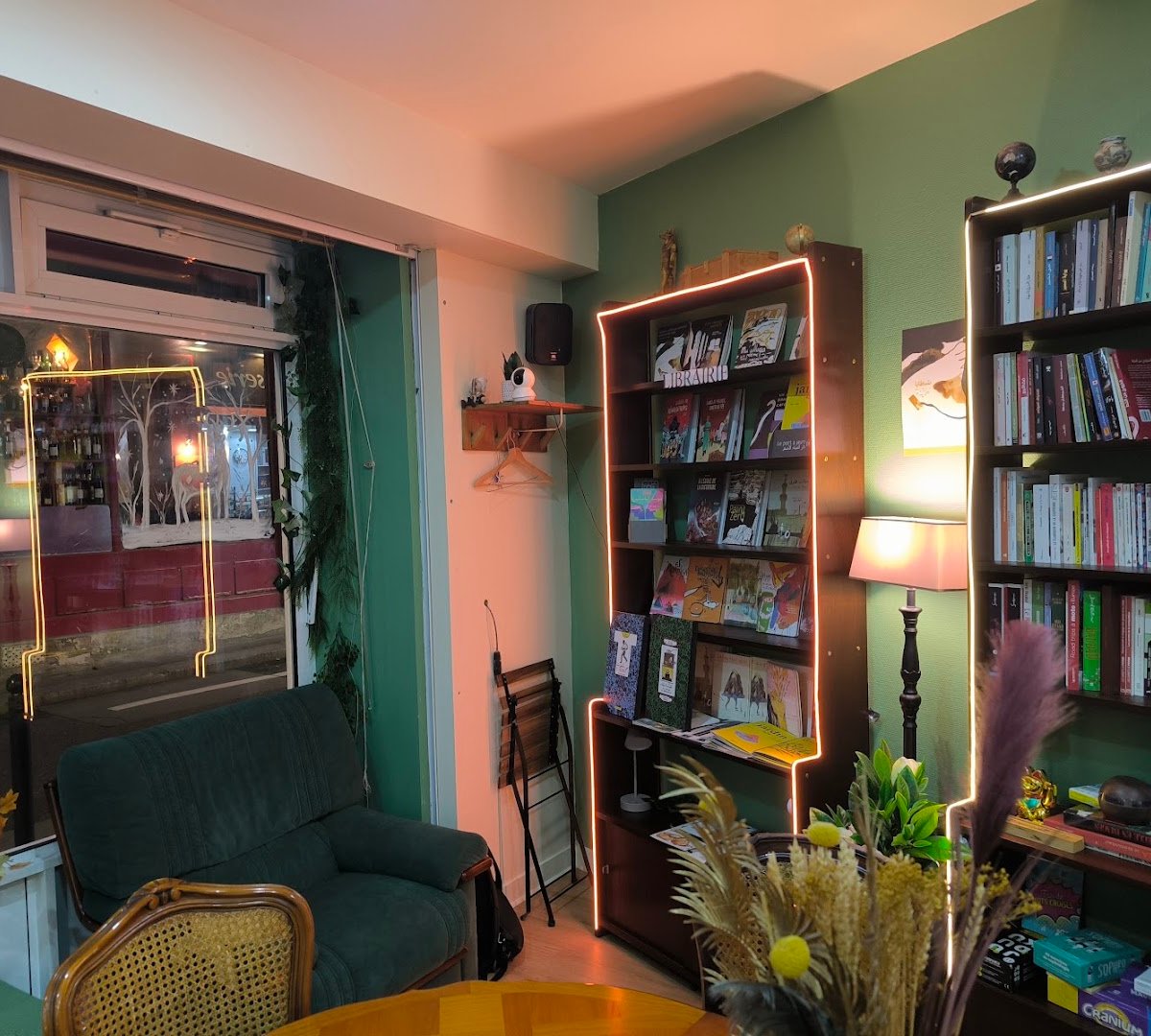 Sapiens Café specialty coffee shop in Paris - photo 10
