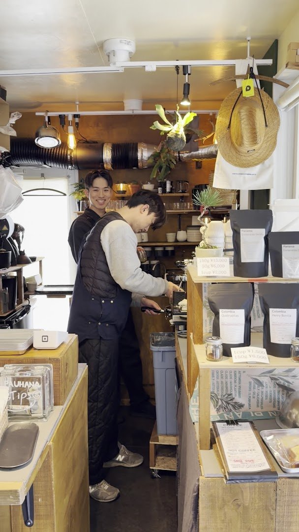 Interior of Pauhana Coffee, specialty coffee shop in Osaka