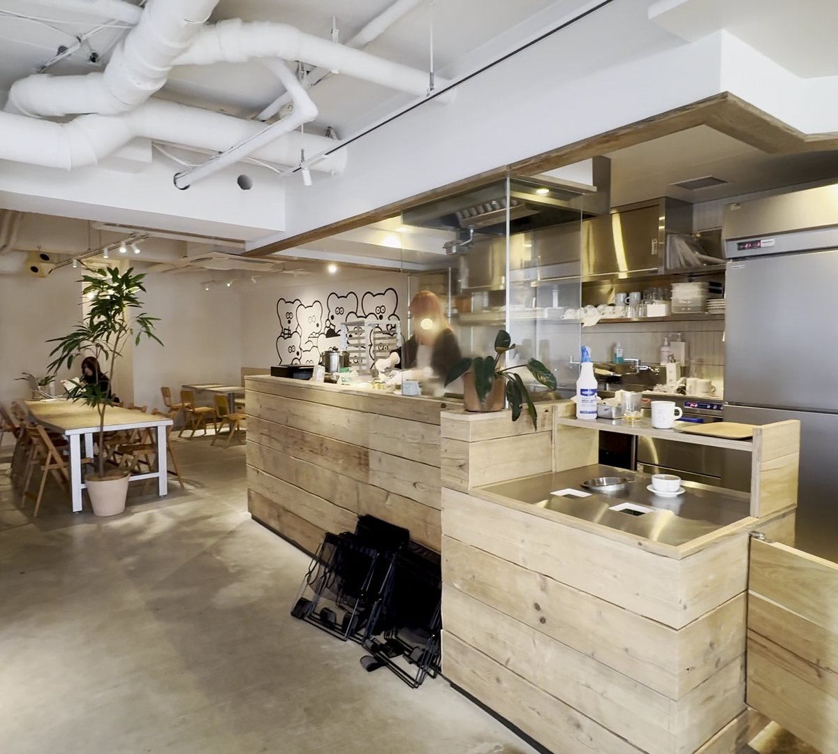 Interior of ANDY COFFEE, specialty coffee shop in Tokyo