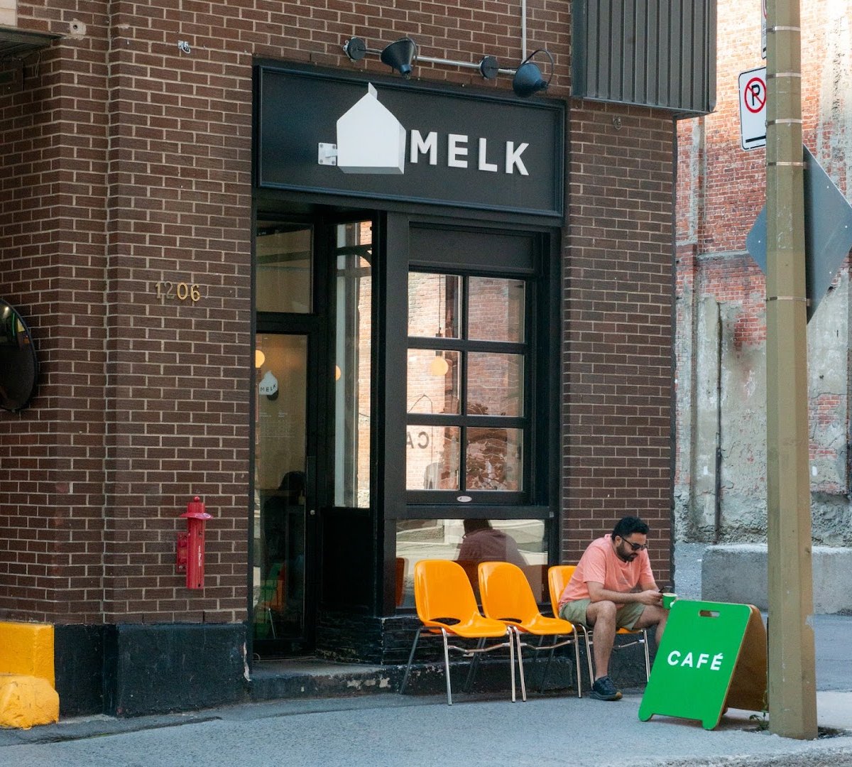 Storefront of Melk Café Stanley, specialty coffee shop in Montreal