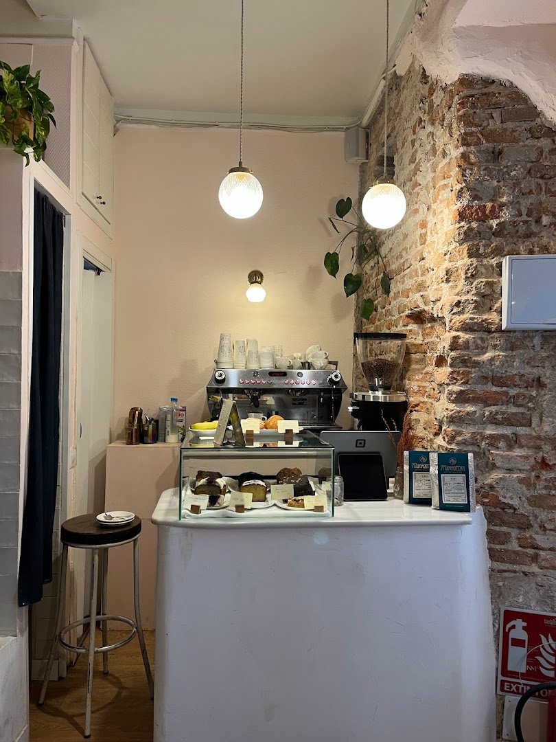 FELIZ COFFEE TO GO specialty coffee shop in Madrid - photo 4