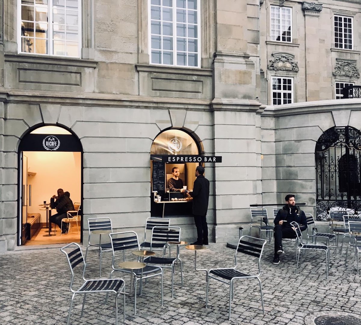 Storefront of ViCAFE Münsterhof, specialty coffee shop in Zurich