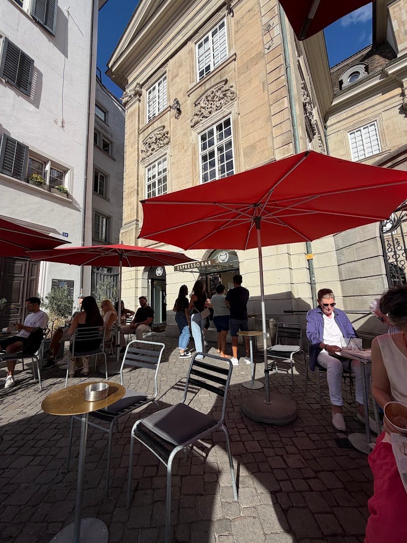 Storefront of ViCAFE Münsterhof, specialty coffee shop in Zurich