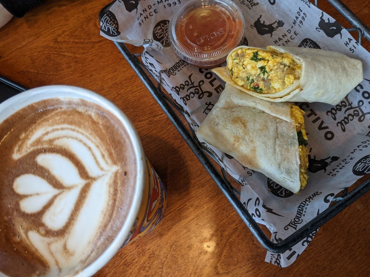 Colectivo Coffee Logan Square specialty coffee shop in Chicago - photo 2