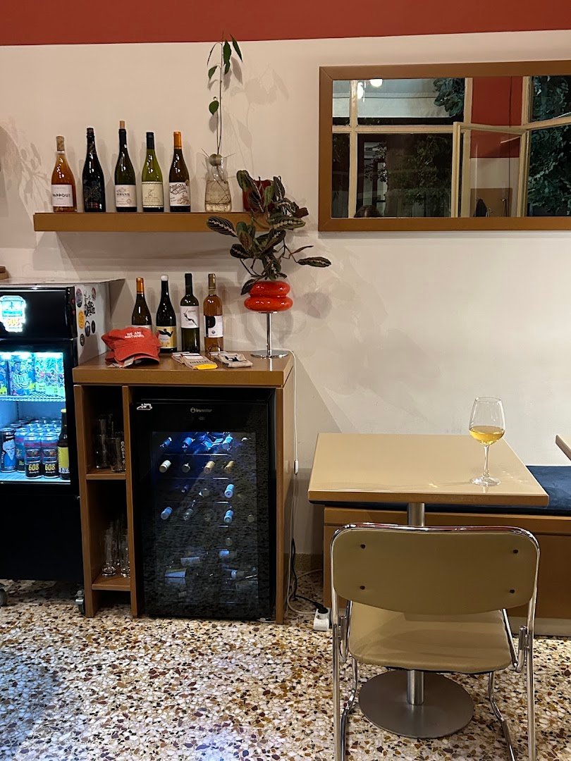 Interior of Mellem, specialty coffee shop in Athens