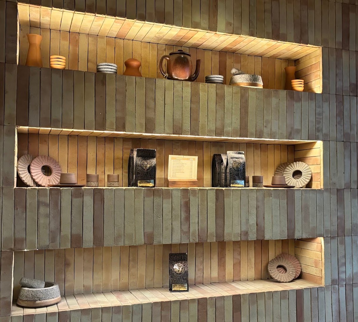 Interior of Tierra Garat Salamanca, specialty coffee shop in Mexico City