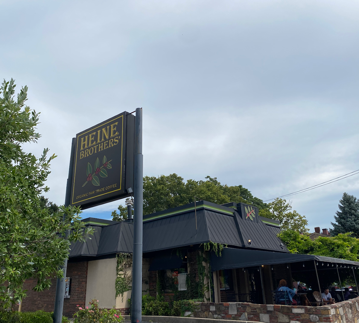 Storefront of Heine Brothers - Clifton, specialty coffee shop in Louisville