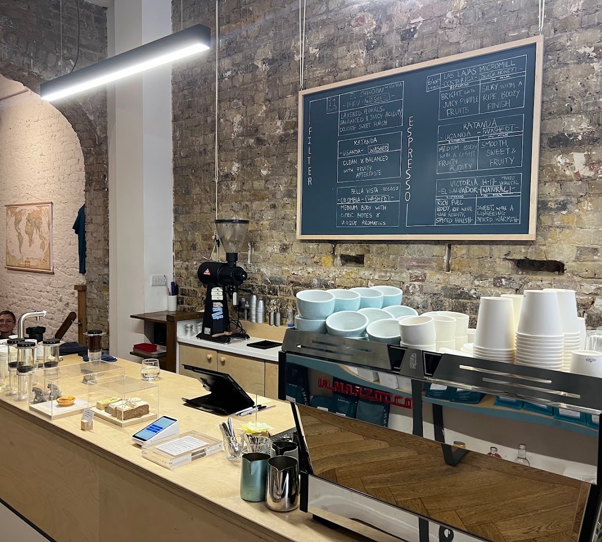 Colonna & Small's specialty coffee shop in London - photo 7