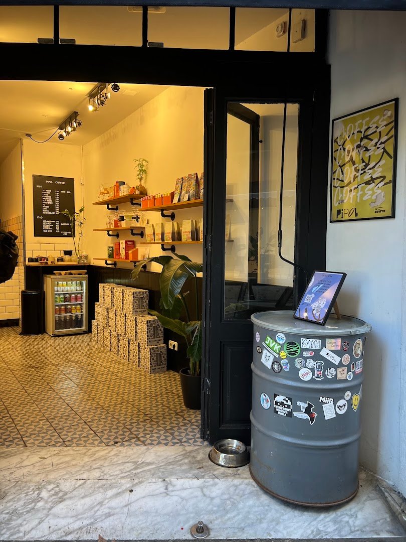 Pipol Coffee specialty coffee shop in Barcelona - photo 10