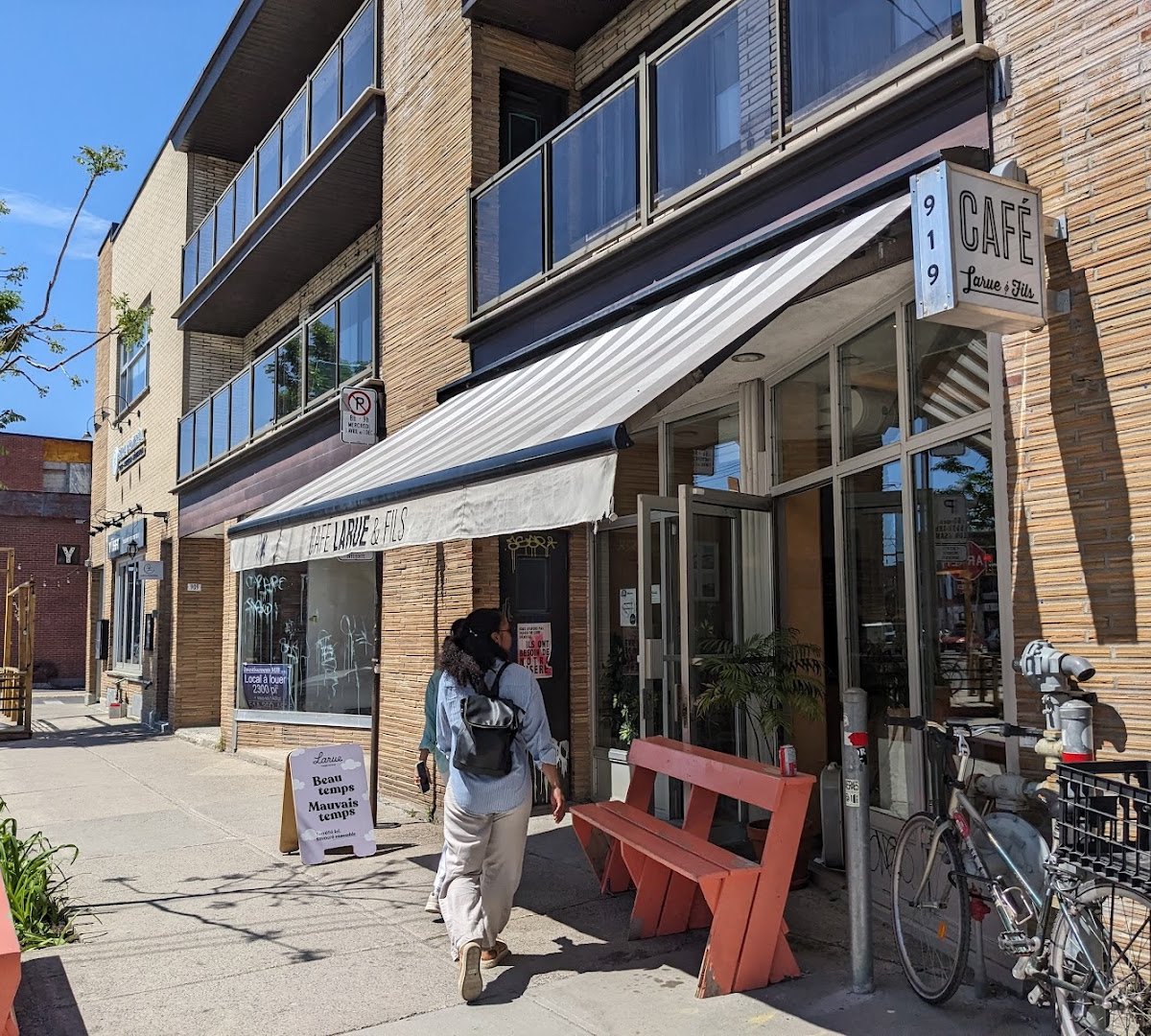 Storefront of Café Larue, specialty coffee shop in Montreal