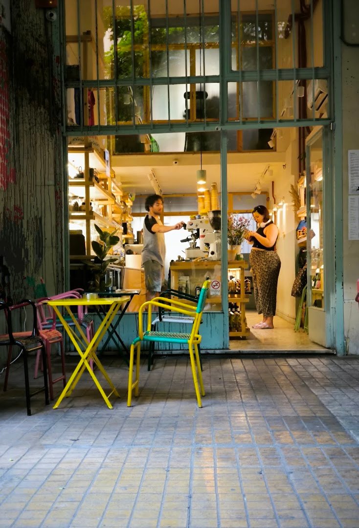 Storefront of Santo Belto, specialty coffee shop in Athens