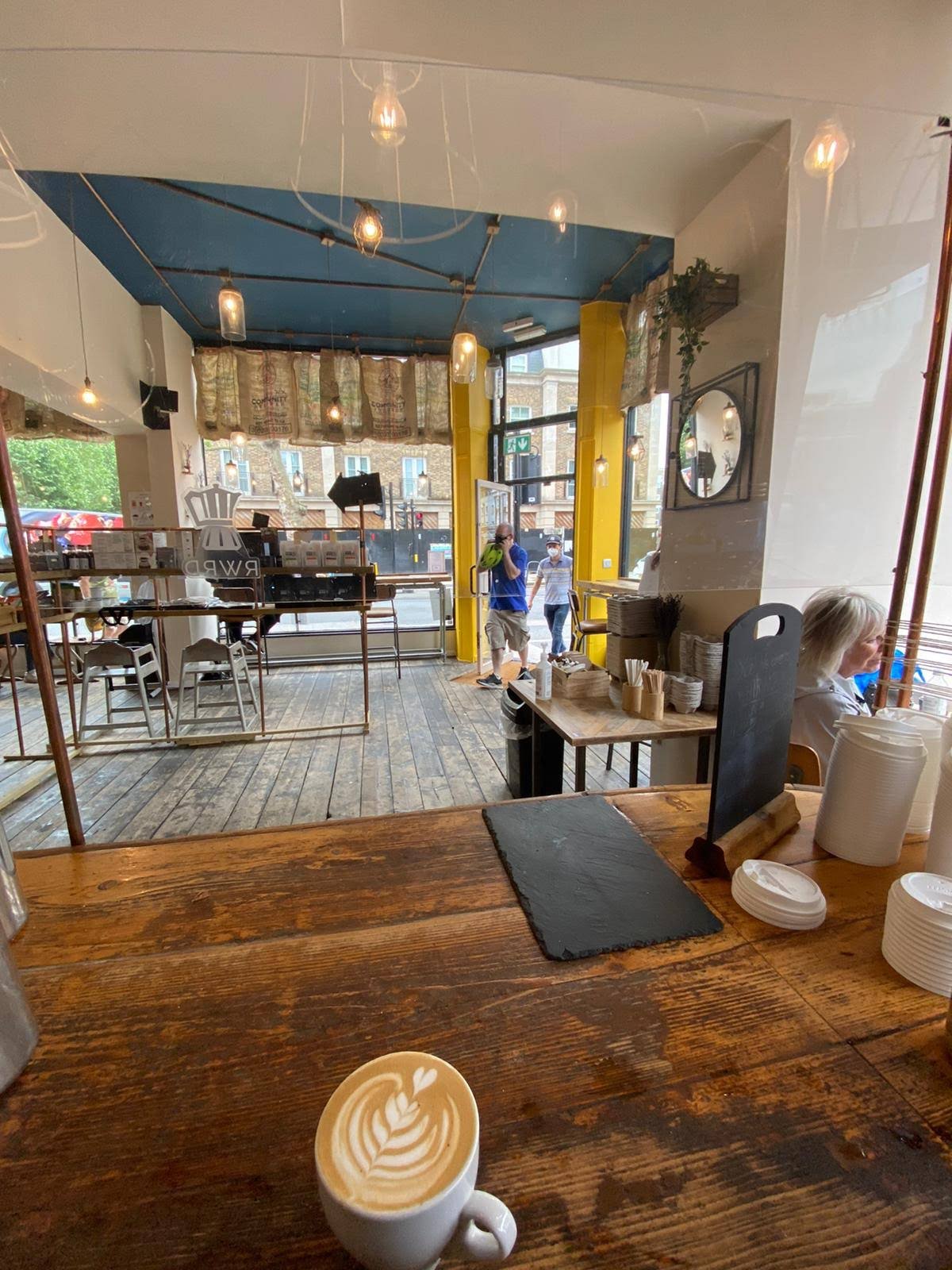 Artisan Coffee specialty coffee shop in London - photo 9