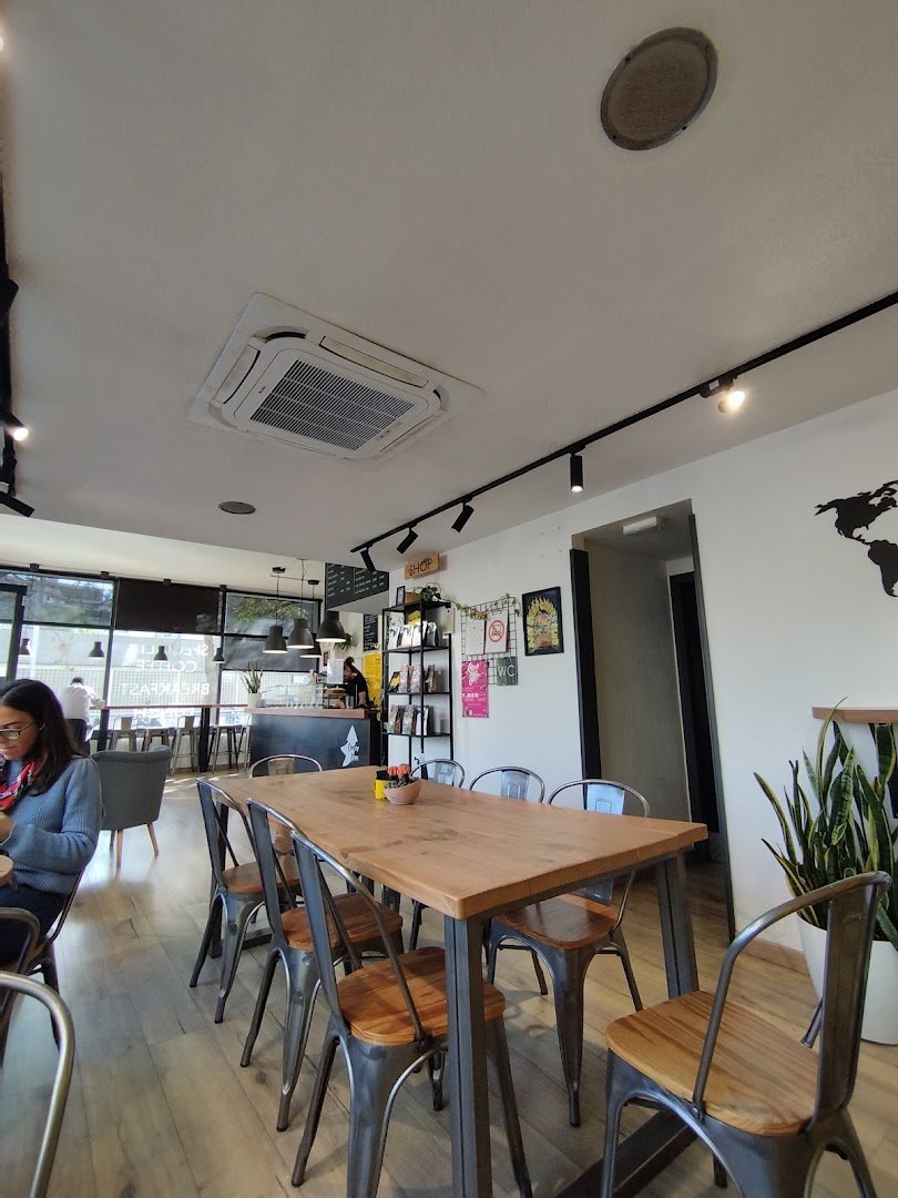 Cups & Coffee specialty coffee shop in Barcelona - photo 7