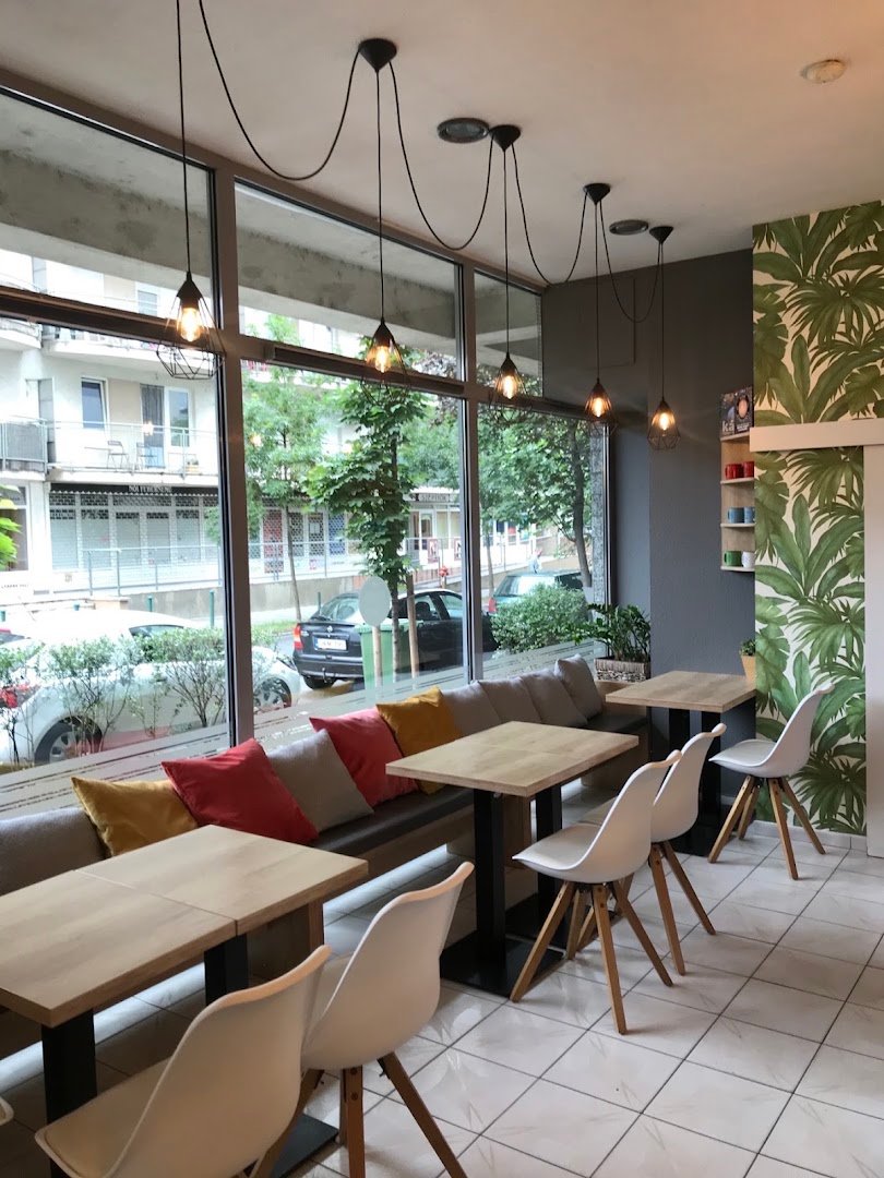 Kávé/Szünet specialty coffee shop in Budapest - photo 3
