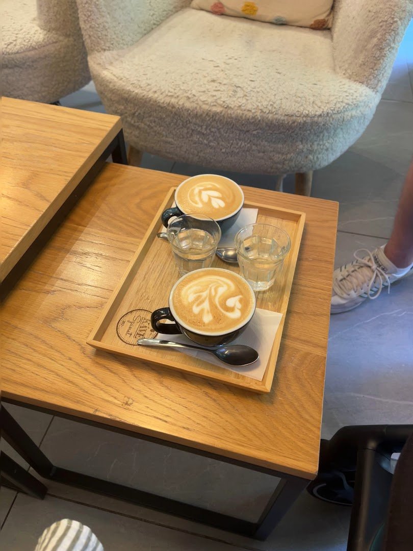 Kávé/Szünet specialty coffee shop in Budapest - photo 10