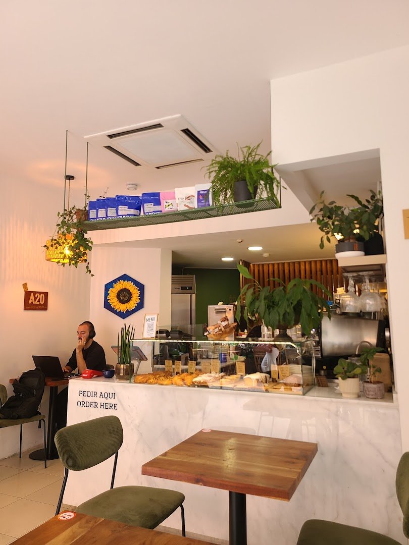 A20 - Specialty coffee & Food specialty coffee shop in Lisbon - photo 4