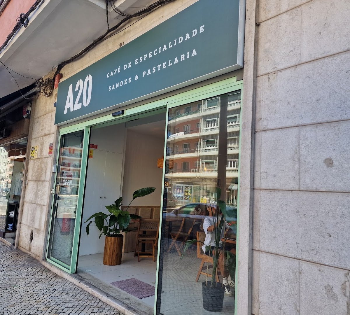 A20 - Specialty coffee & Food specialty coffee shop in Lisbon - photo 7