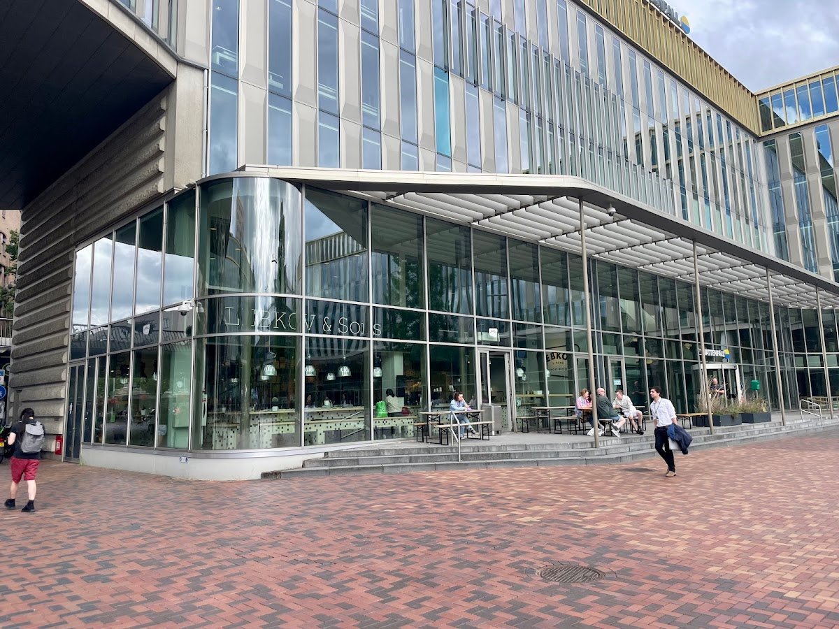 Lebkov & Sons Bijlmer Arena specialty coffee shop in Amsterdam - photo 5