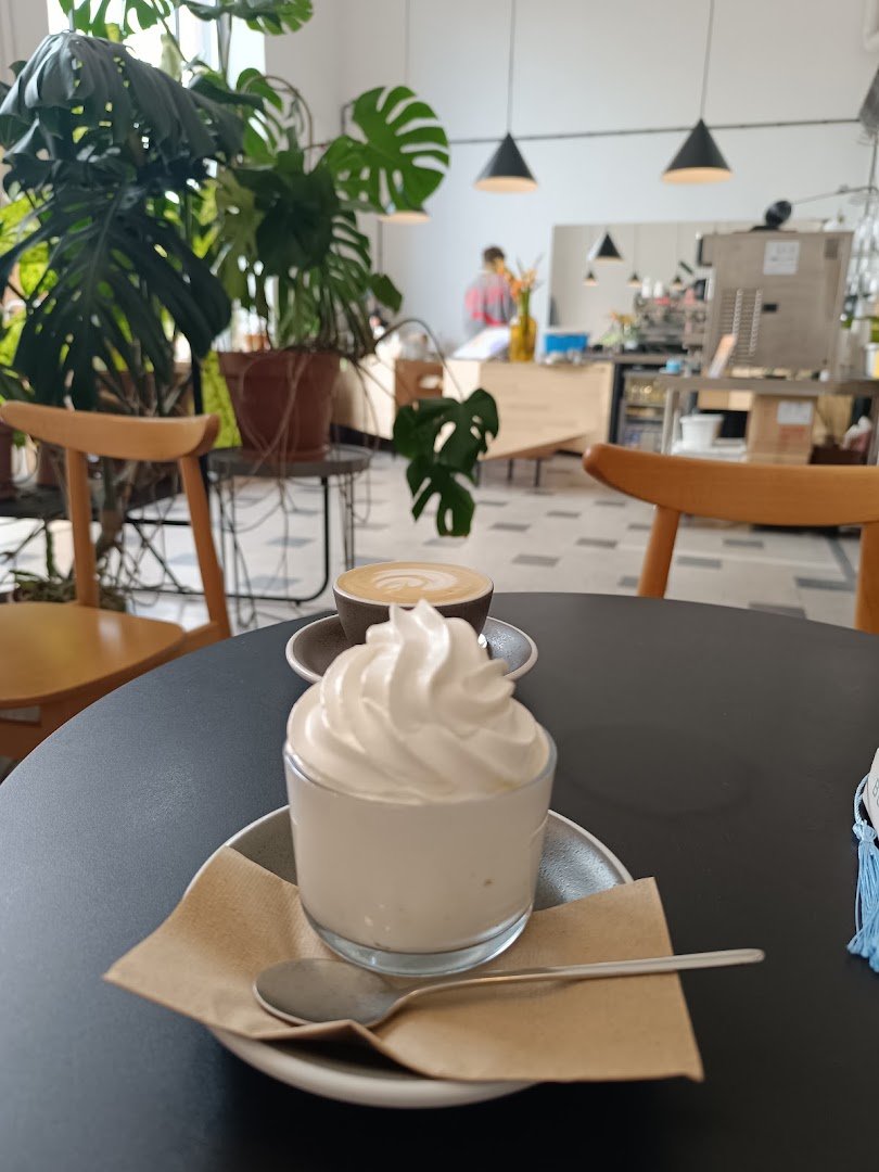 Coffee at Trzy Kruki, specialty coffee shop in Warsaw
